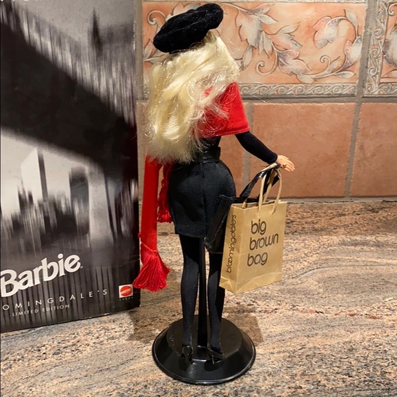 Donna Karan Limited Edition Bloomingdales Barbie - Picture 11 of 16